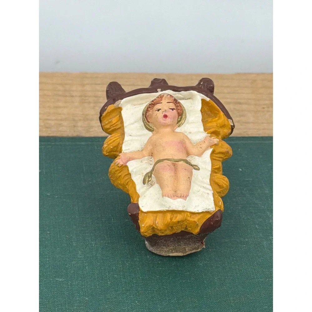 Vintage Baby Jesus in Manger Nativity Figurine Made in‎ Italy Hand Painted 2.5